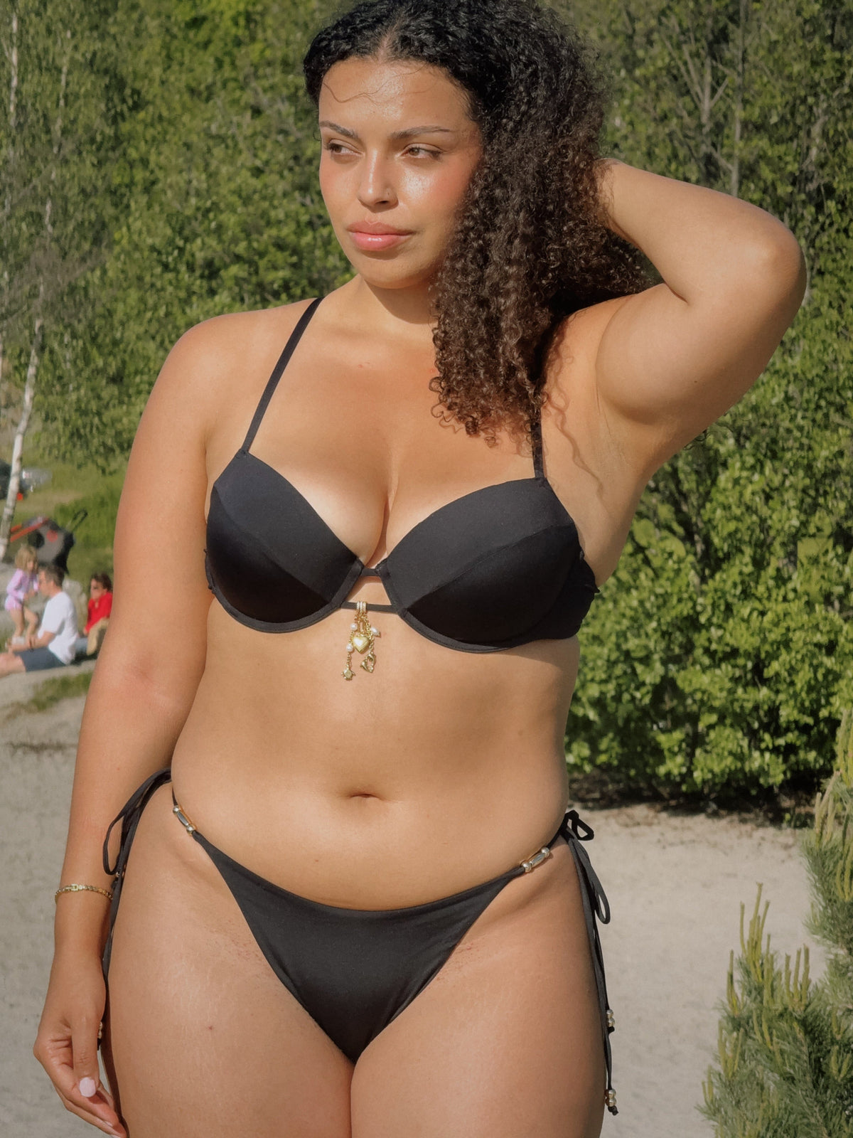 Ivorie Studio Resort Push-Up Bikini Top - Black